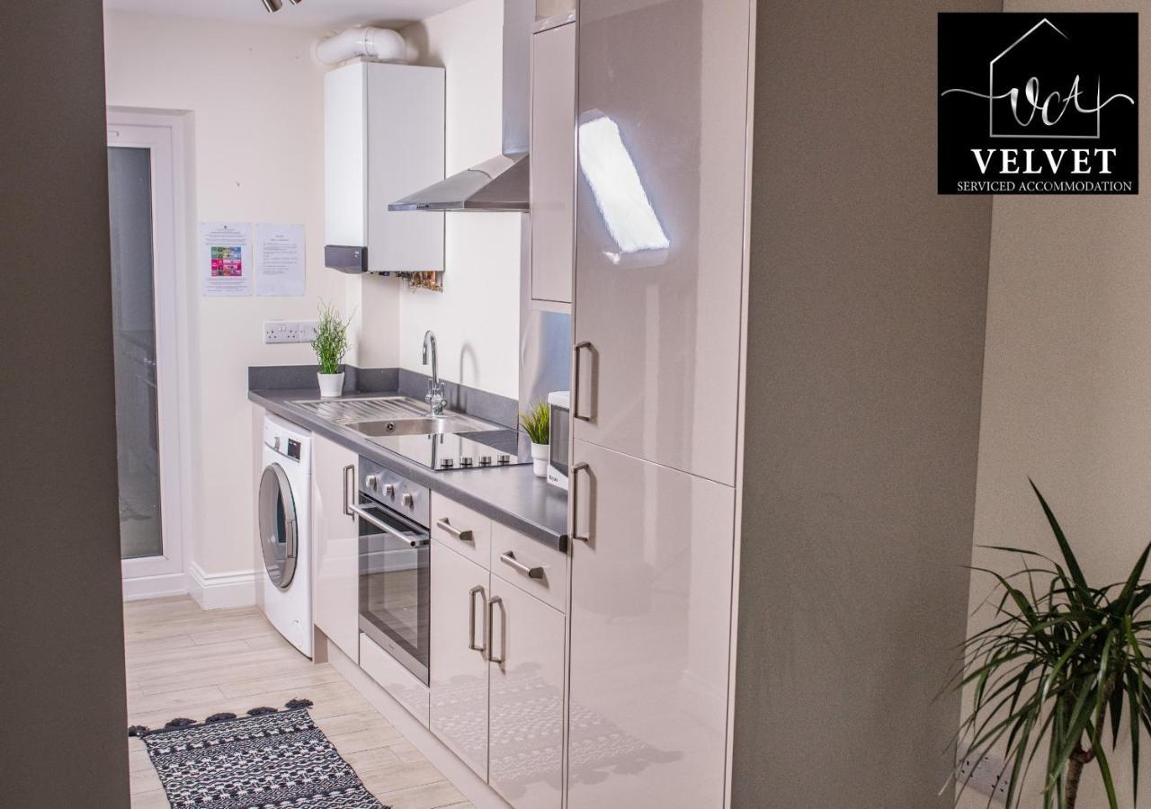 1 Bed House , Free Wifi,Free Parking,Leasure,Business Διαμέρισμα Σουόνσι Εξωτερικό φωτογραφία